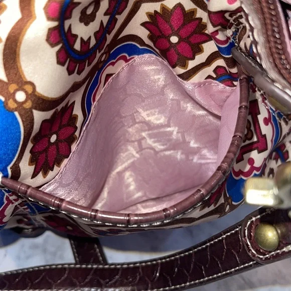 Kathy Van Zeeland crossbody - Picture 6 of 7